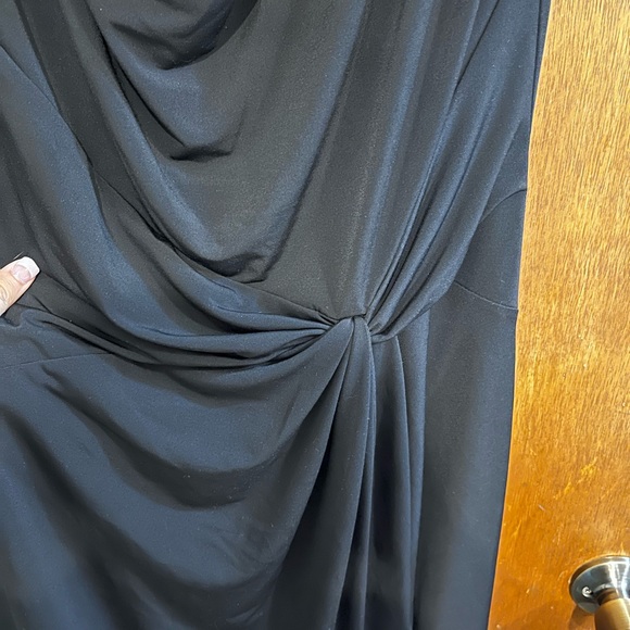 Never worn. Perfect condition - Picture 3 of 5